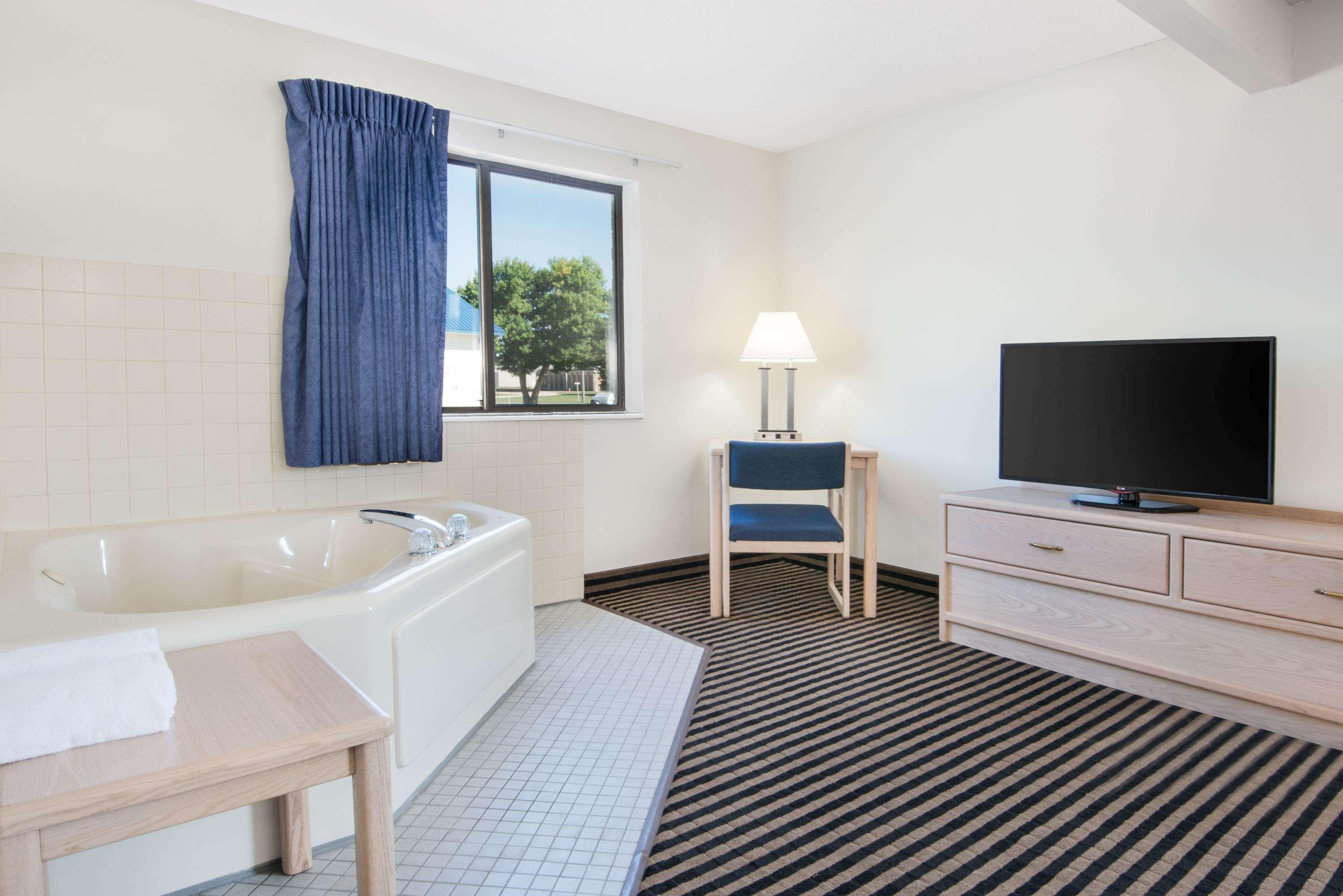 Hotel Super 8 By Wyndham Humboldt Zewnętrze zdjęcie