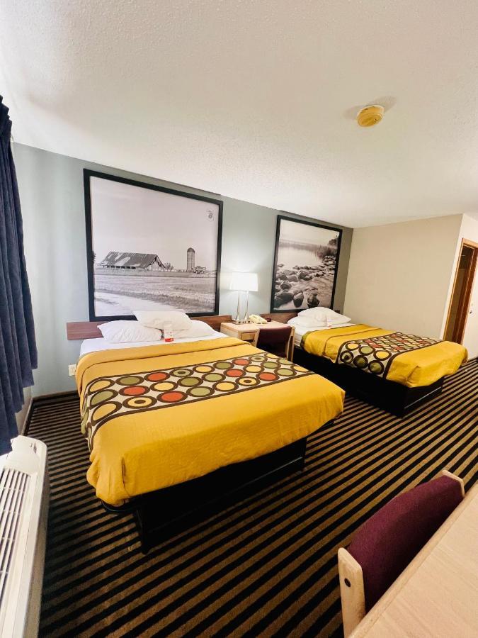 Hotel Super 8 By Wyndham Humboldt Zewnętrze zdjęcie