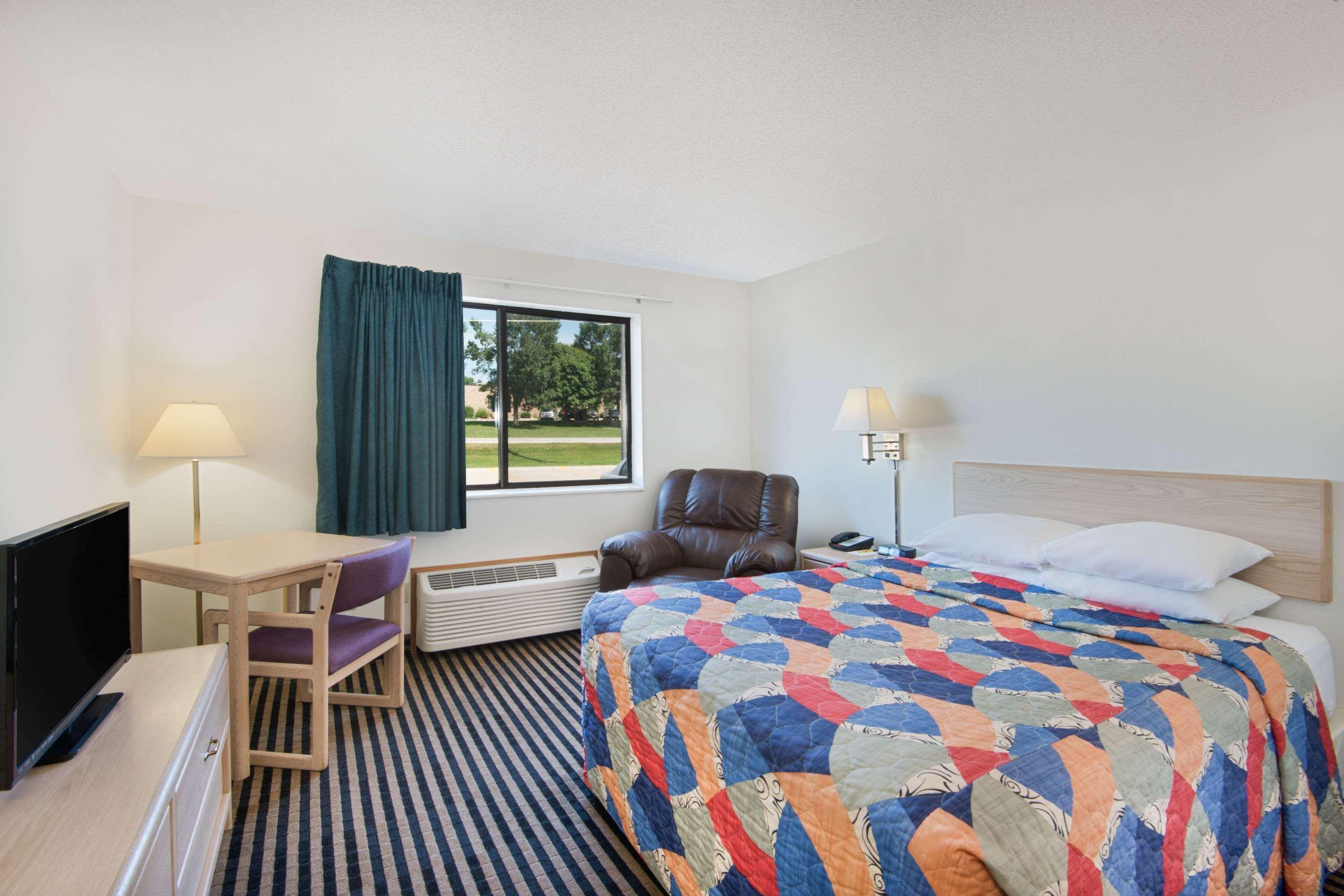 Hotel Super 8 By Wyndham Humboldt Zewnętrze zdjęcie