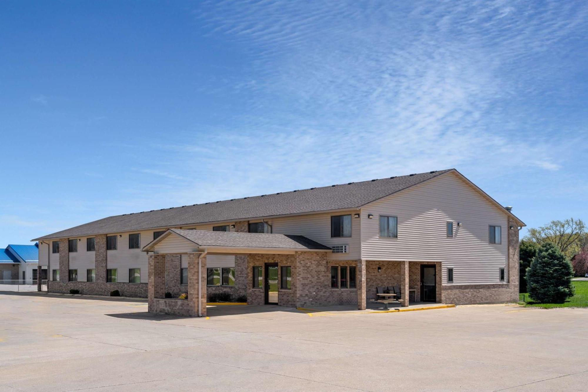 Hotel Super 8 By Wyndham Humboldt Zewnętrze zdjęcie